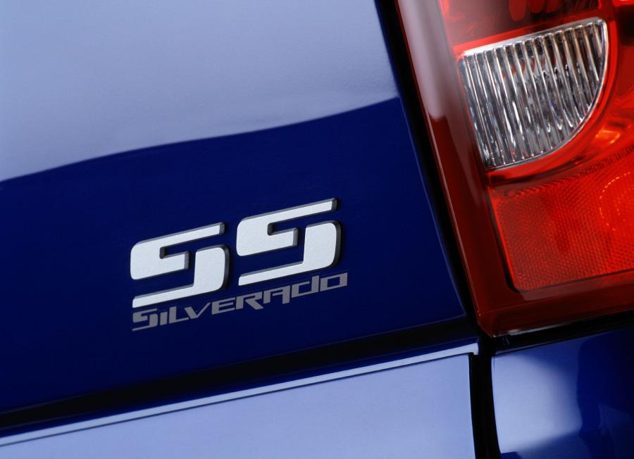  Chevrolet Silverado SS 2004 года  (фото 33 из 38)